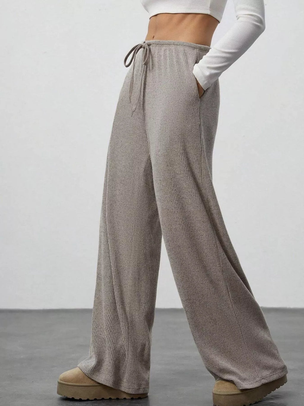 Relaxed Fit Drawstring Pants (4)