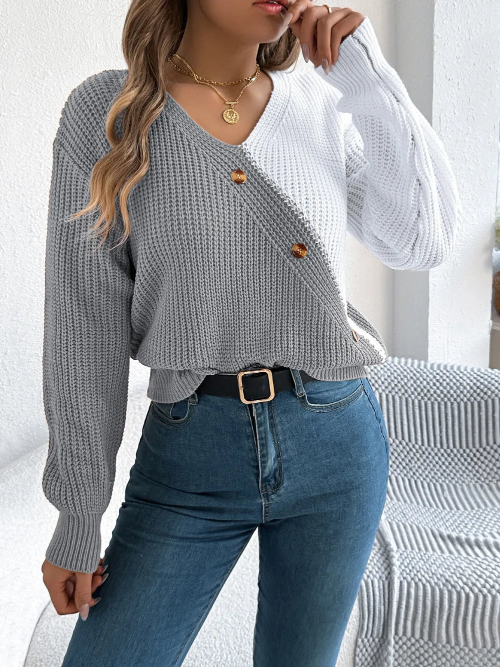 Two-tone V-neck Long Sleeve Sweater (15)