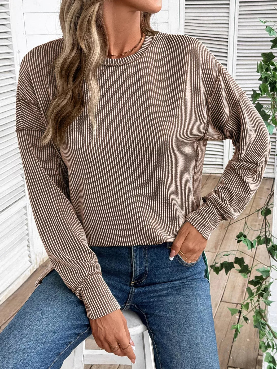 Side Slit Round Neck Sweatshirt (17)