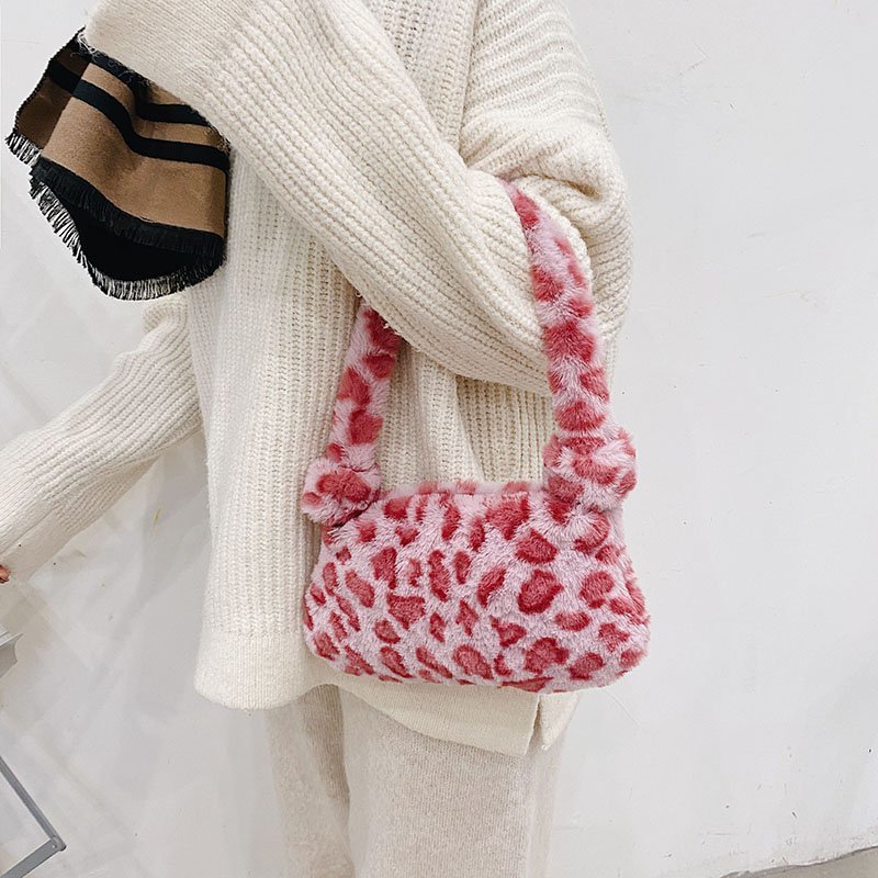 Plush Underarms One-shoulder Handbag photo 3