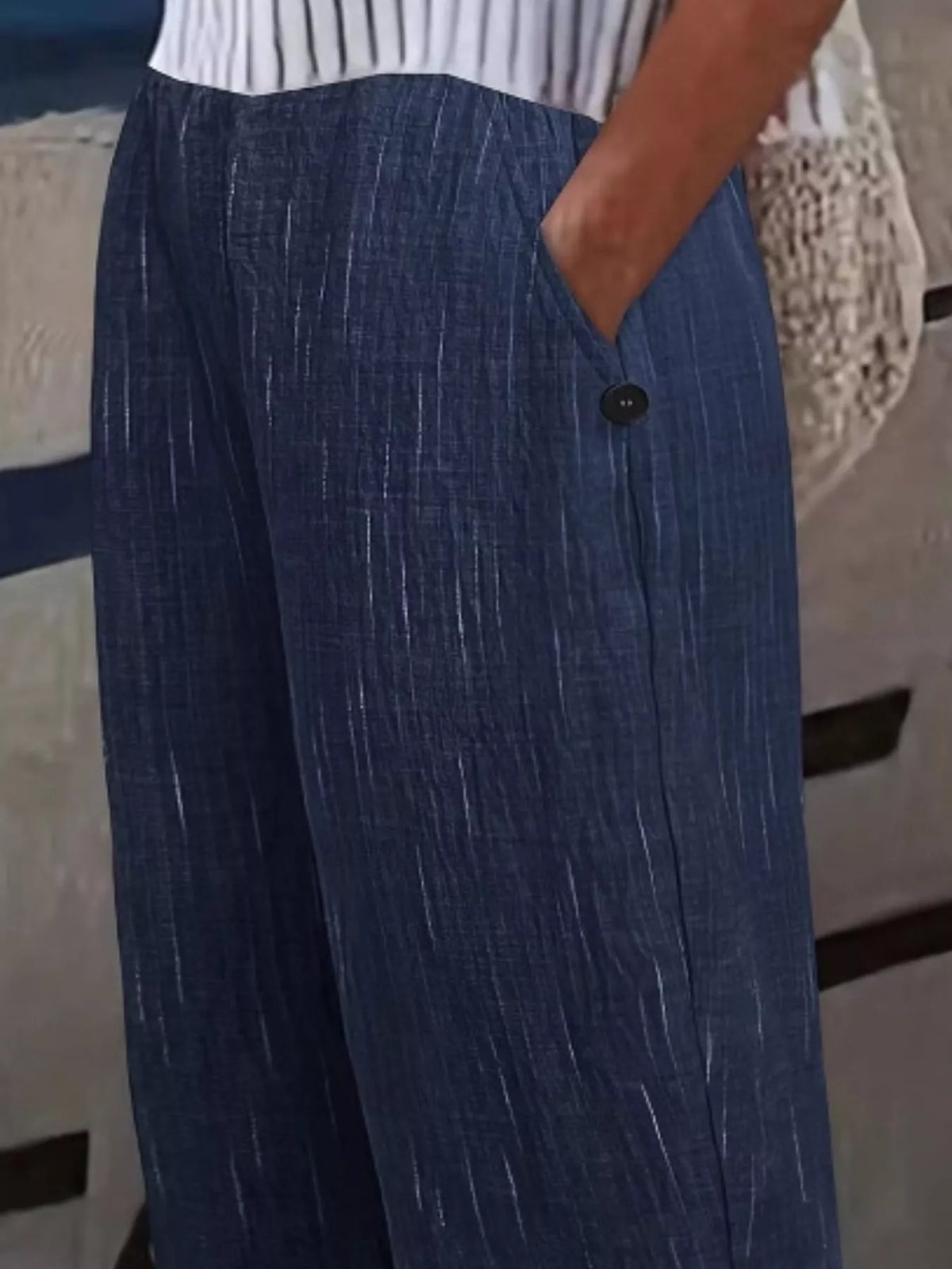 Loose Fit Cropped Pants (8)