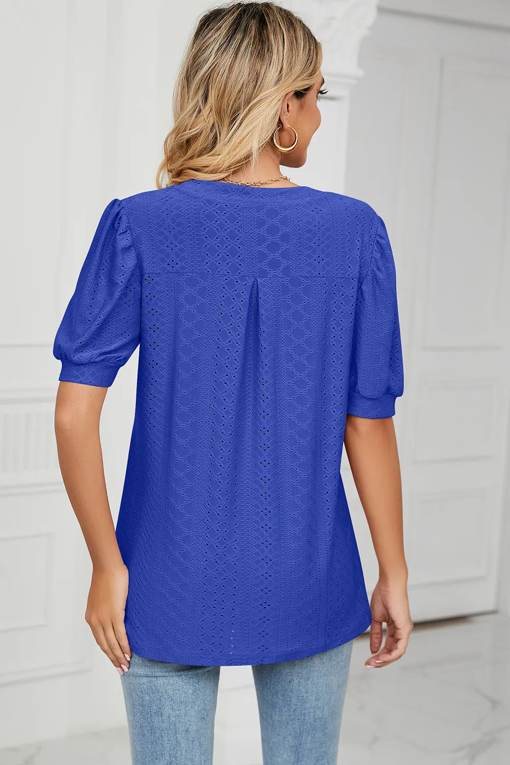 Eyelet Notched Short Sleeve T-shirt (2)