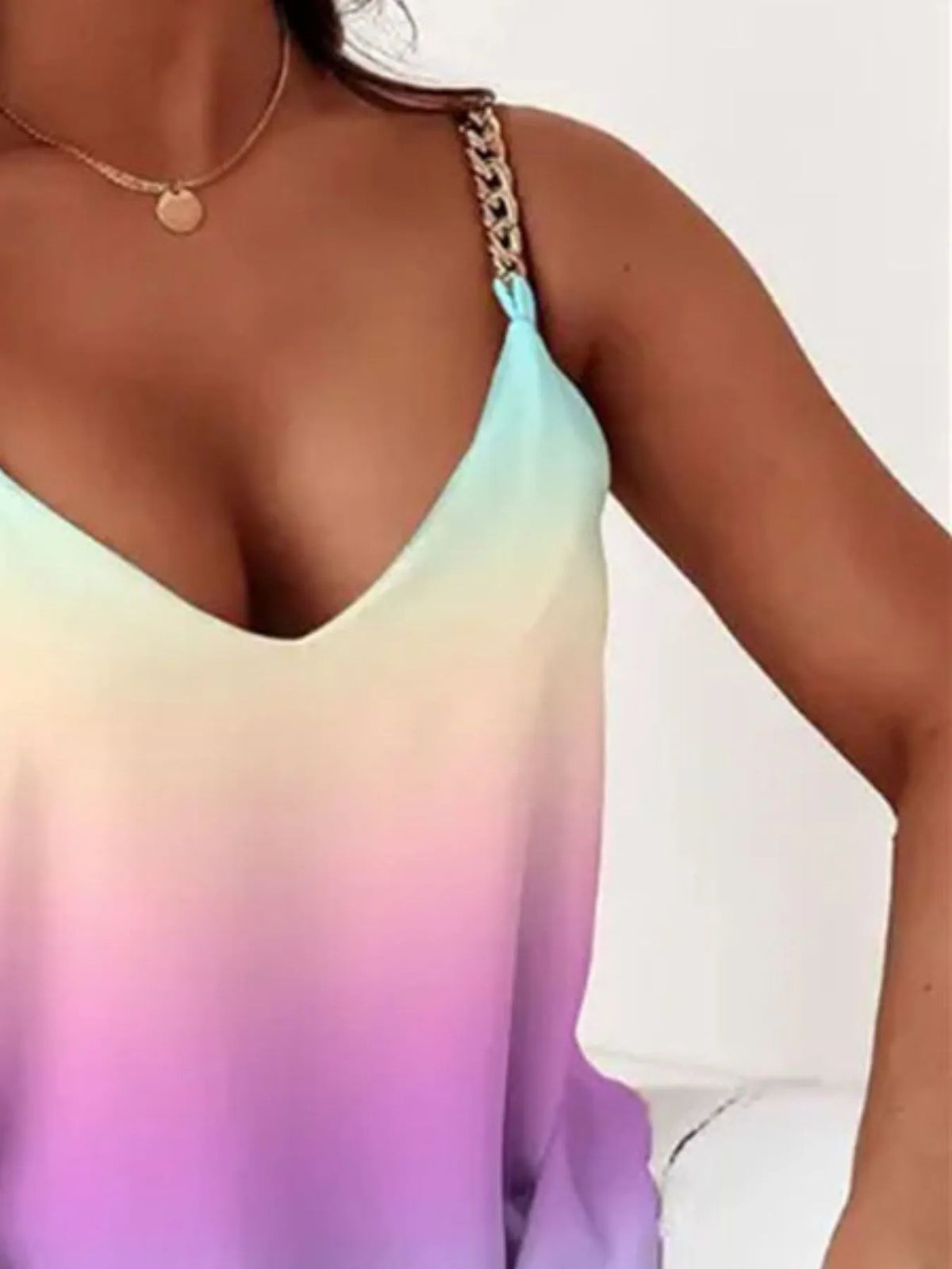 Chain Strap V-neck Tank Top (14)