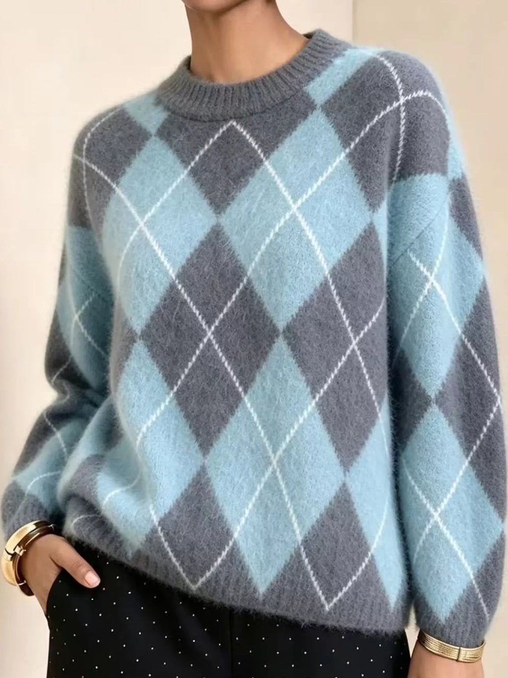 Argyle Pattern Fuzzy Knit Sweater (14)