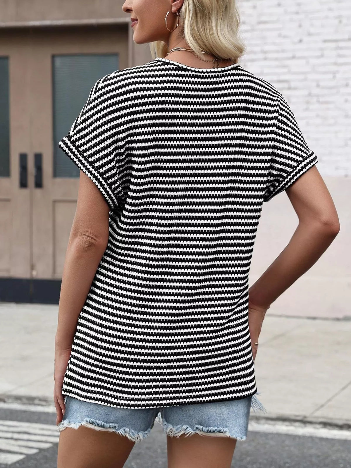 Striped V-neck Relaxed Fit T-shirt (7)