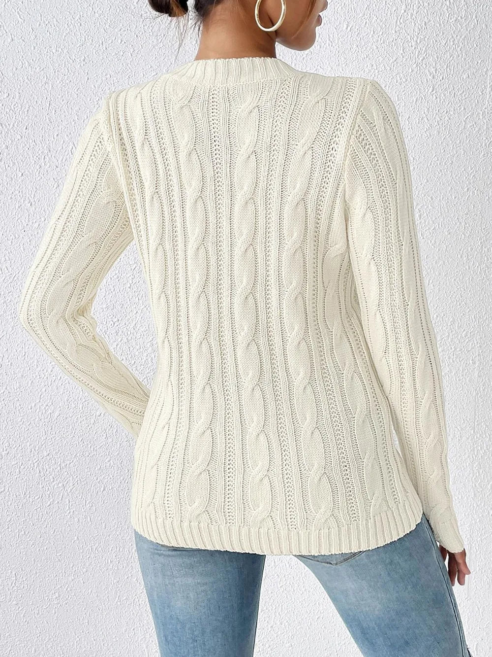 Cable-knit Round Neck Sweater (2)