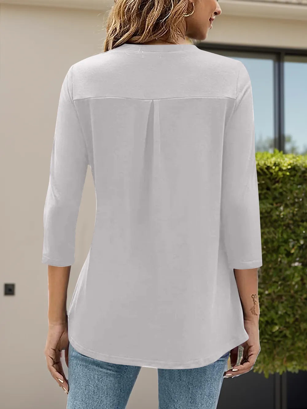 Notched Three-quarter Sleeve T-shirt (23)