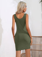 Scoop Neck Sleeveless Bodycon Dress (2)