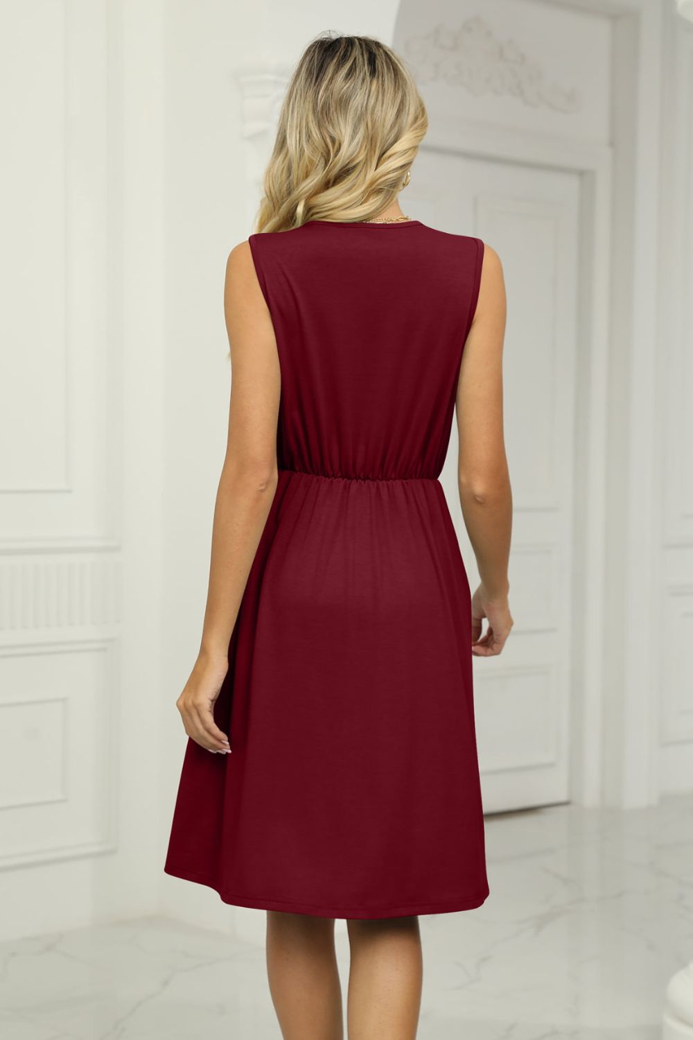 Contrast V-neck Sleeveless Dress (12)