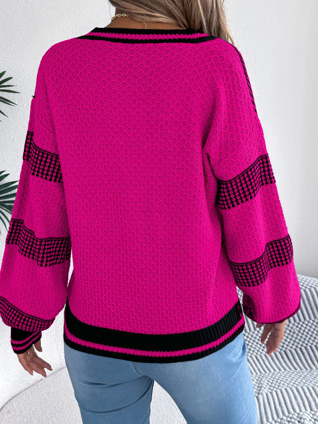 Contrast Striped V-neck Sweater (14)