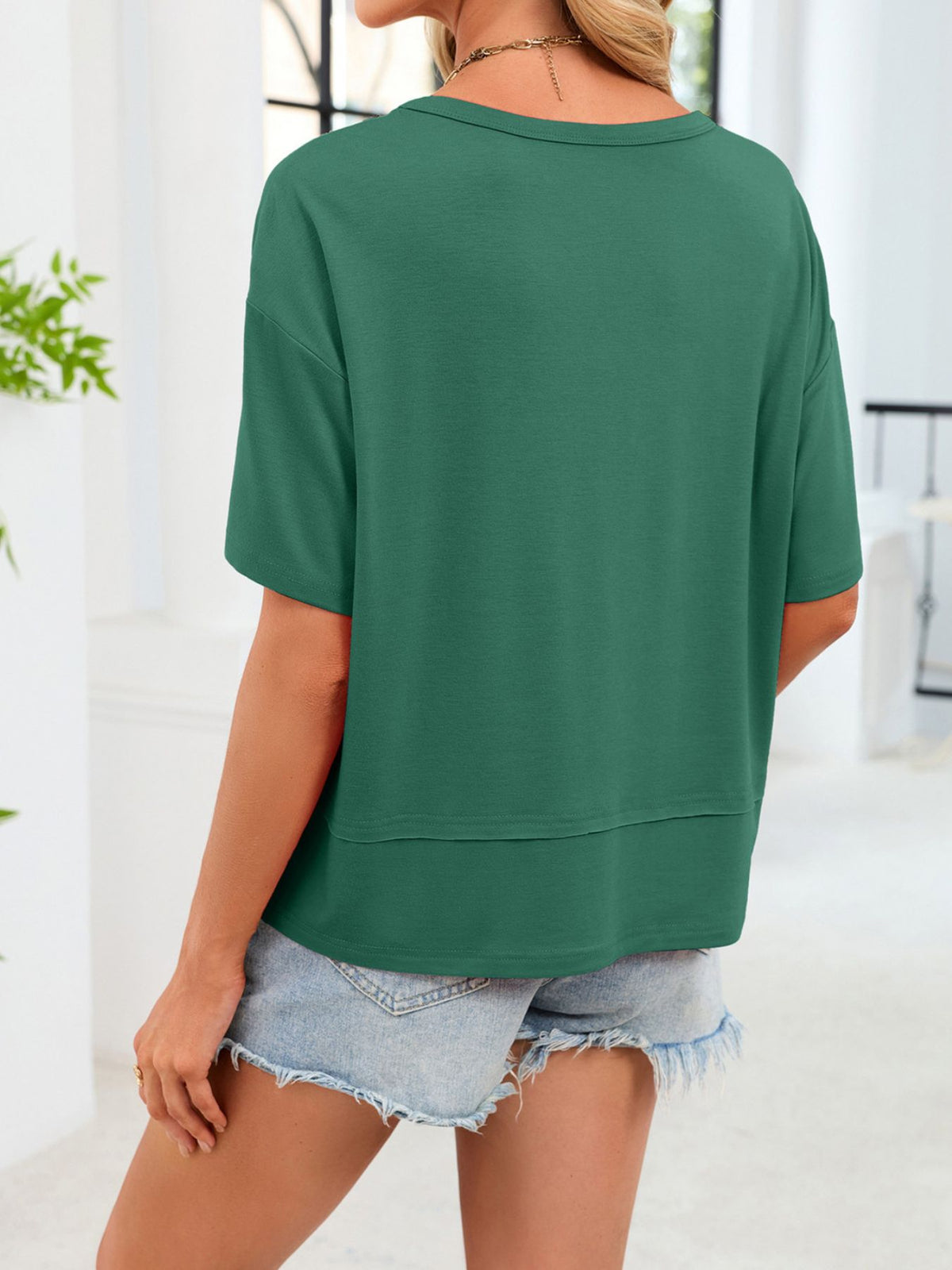 V-neck Relaxed Fit Solid Color T-shirt (11)
