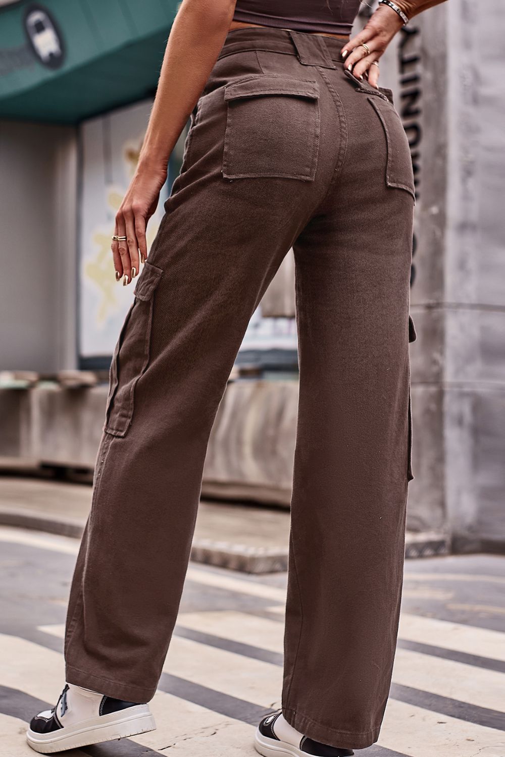 Buttoned High Waist Loose Fit Jeans (2)