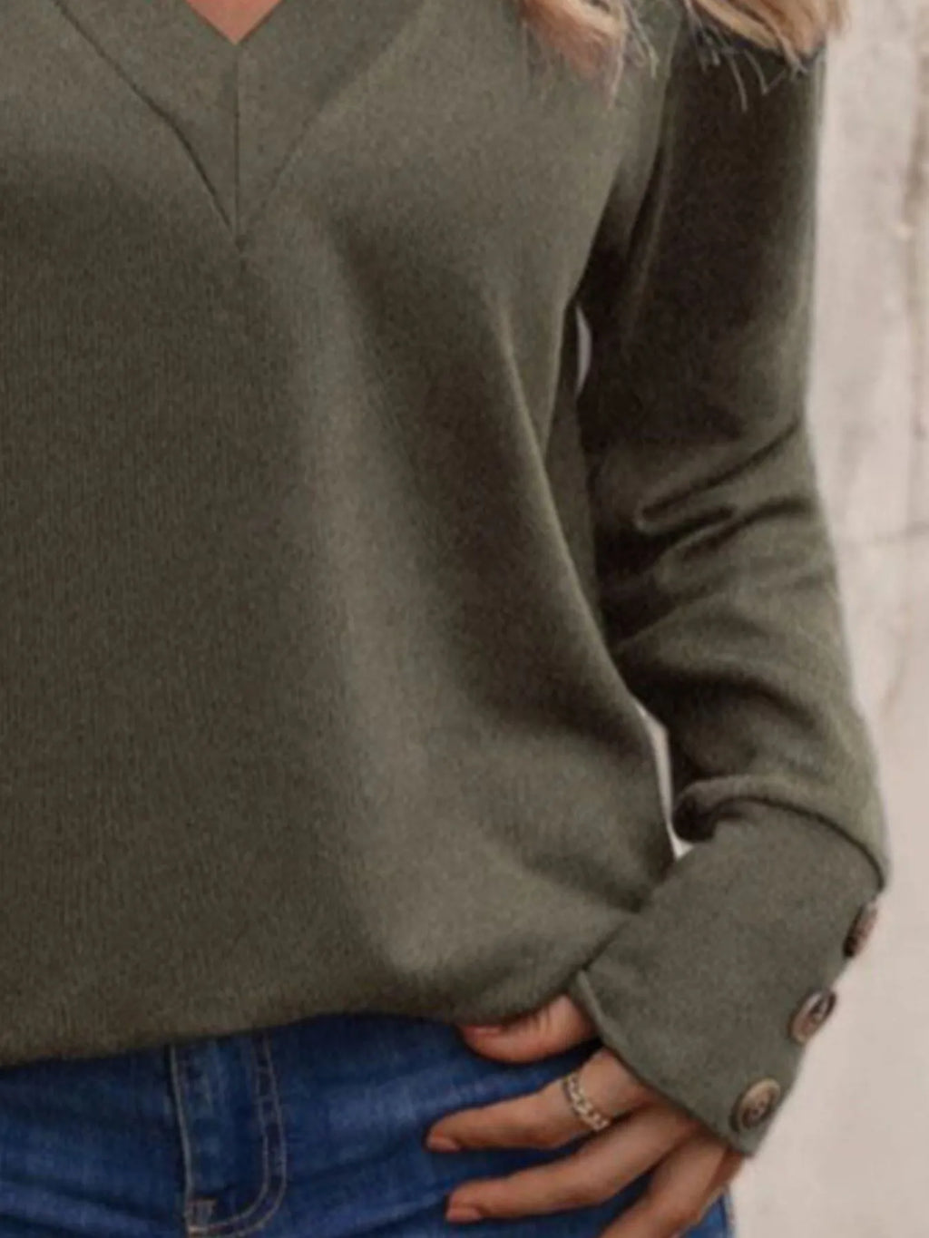 V-neck Long Sleeve T-shirt (9)