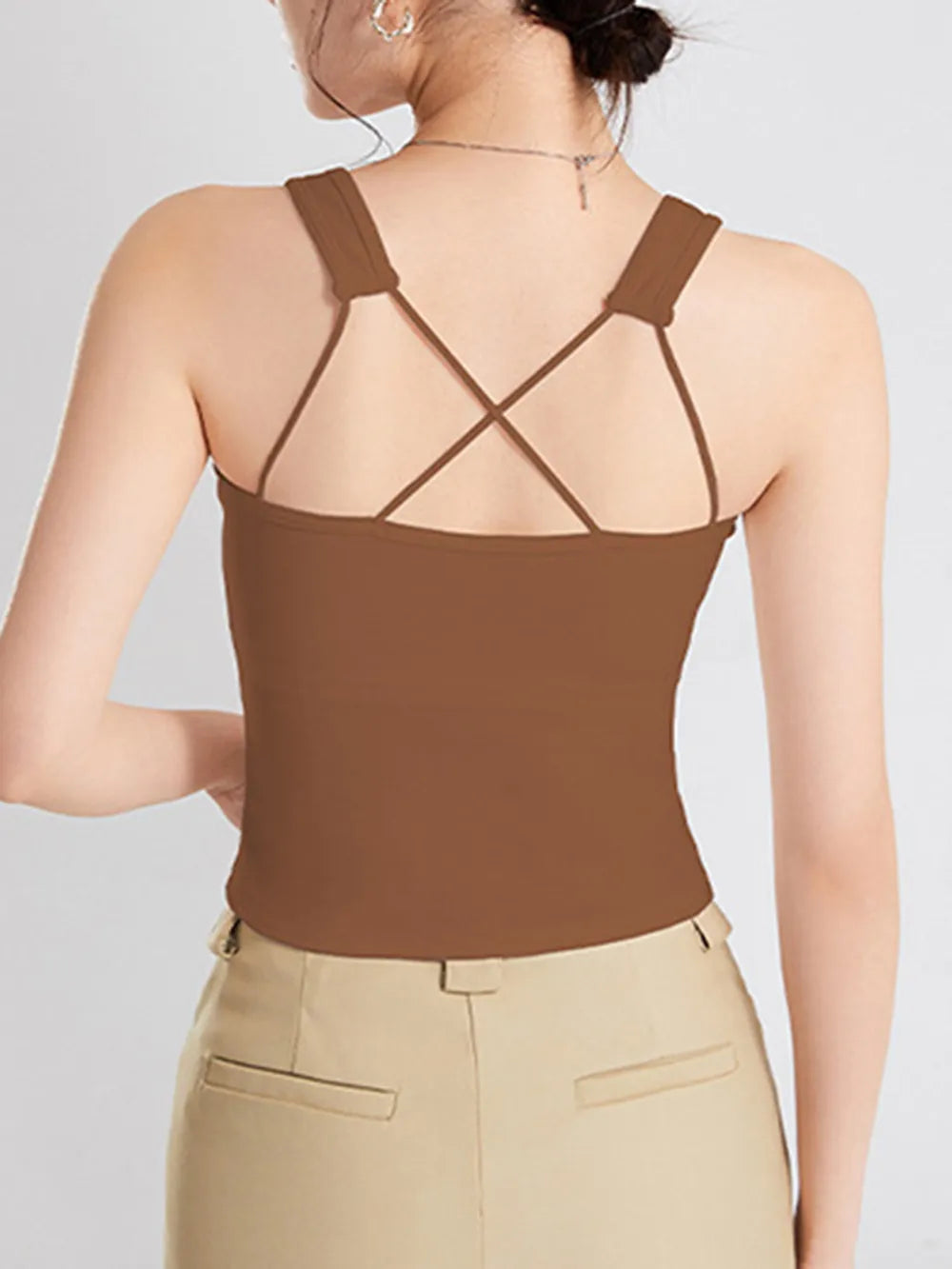 Crisscross Scoop Neck Wide Strap Cropped Tank Chest Pads (16)