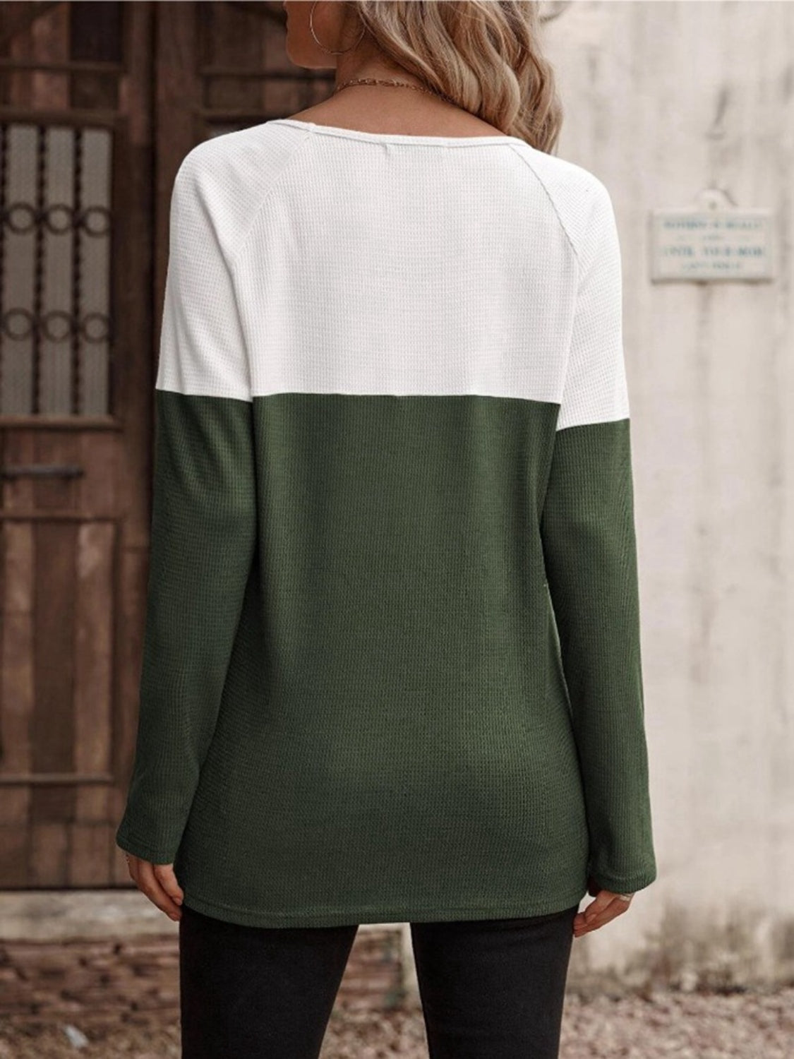 Contrast Round Neck Long Sleeve T-shirt (2)