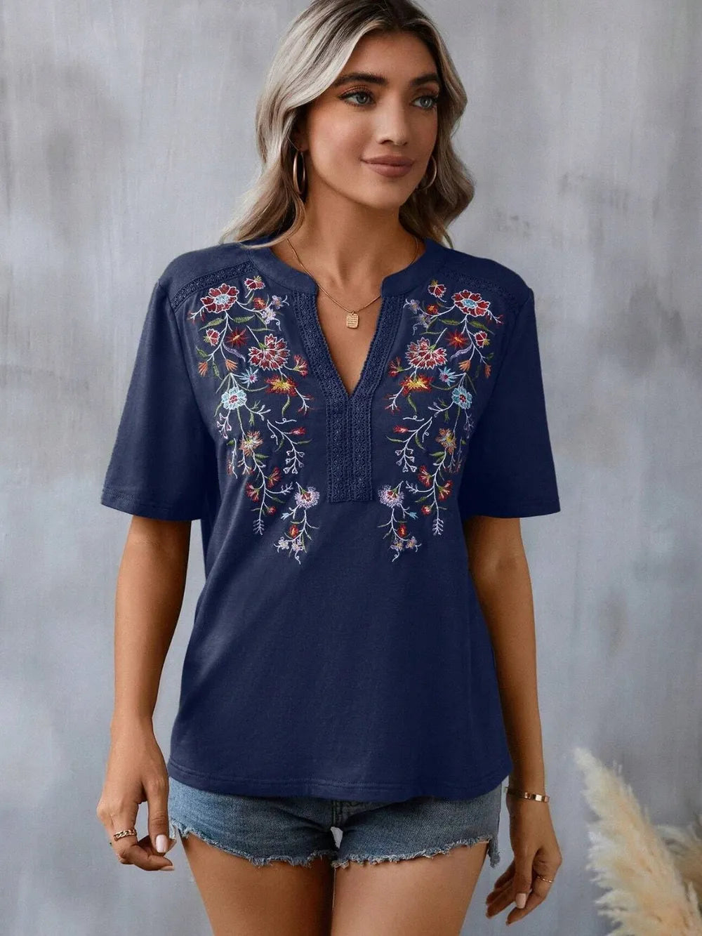 Embroidered Notched Short Sleeve T-shirt (10)
