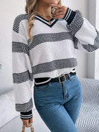 Contrast Striped V-neck Sweater (5)
