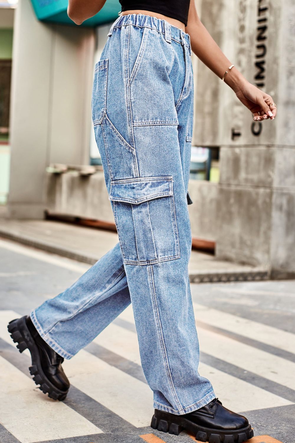 Loose Fit Long Pants Pockets (5)