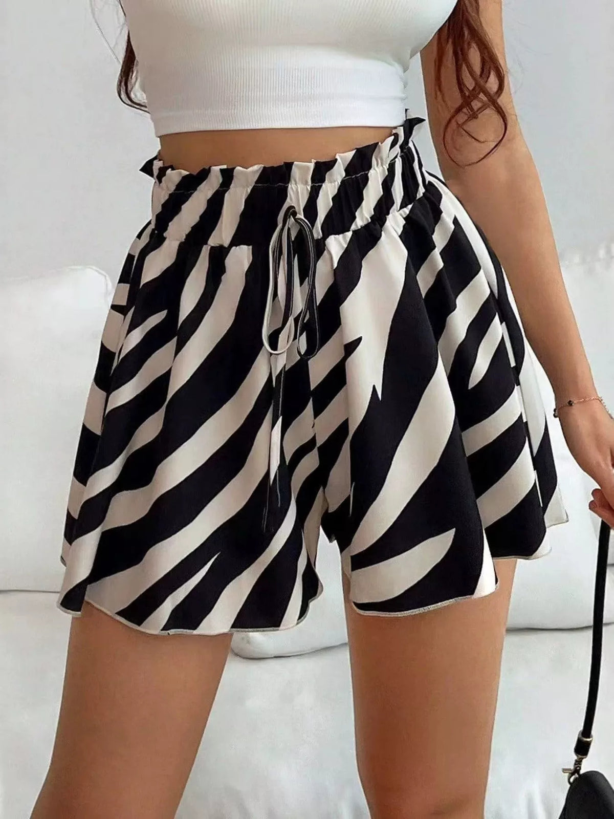 High-waisted Leopard Print Shorts (5)