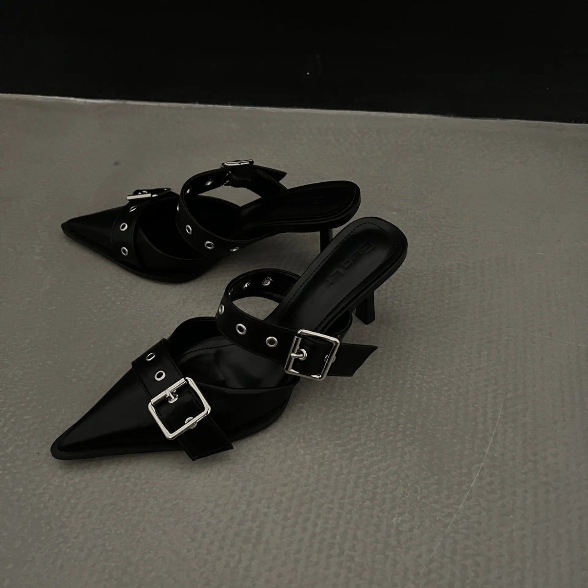 Point Toe Flare Heel Buckle Sandals (5)