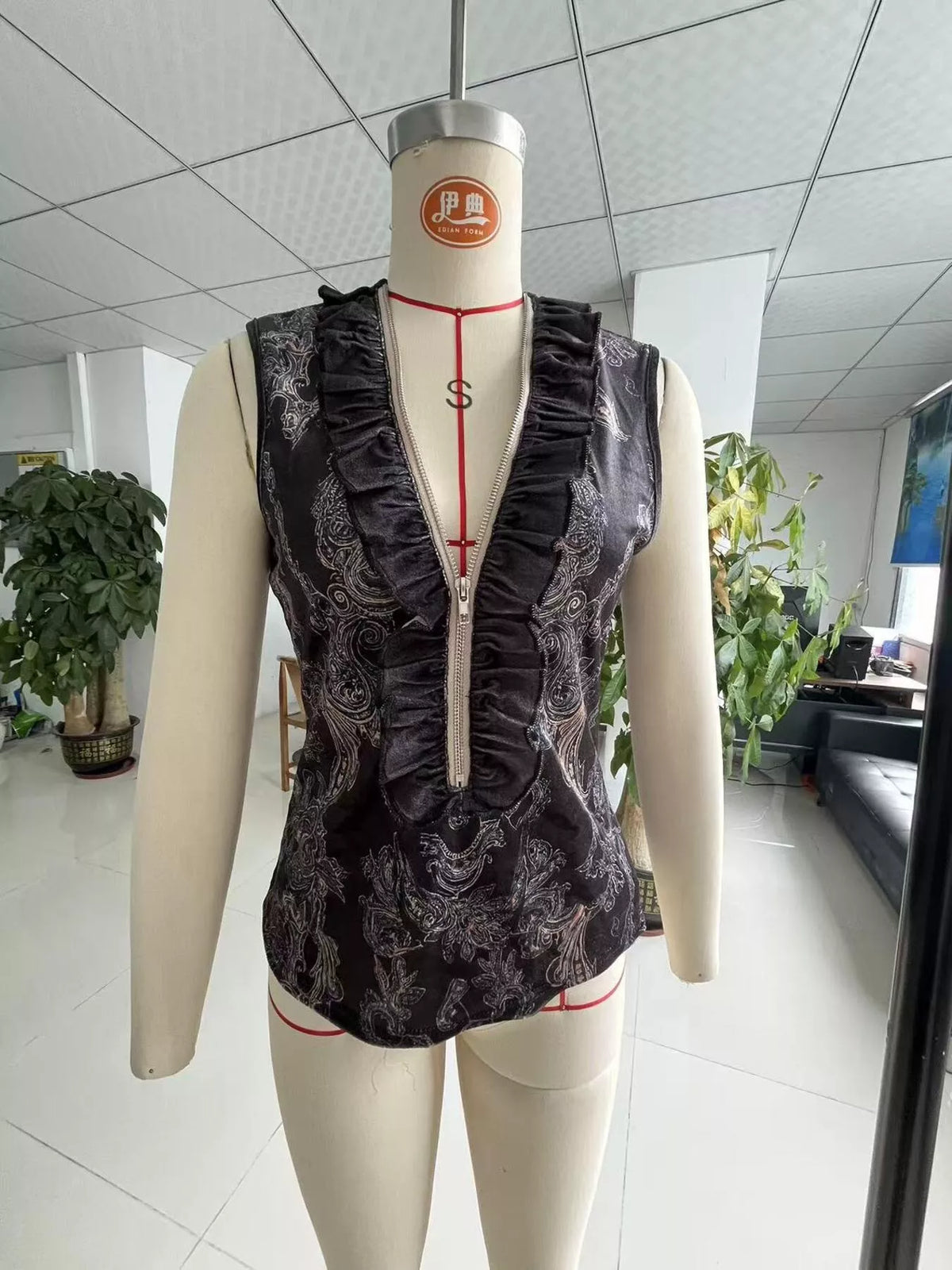 Full Size Paisley Print Ruffled Zip Front Tank Plus (6)