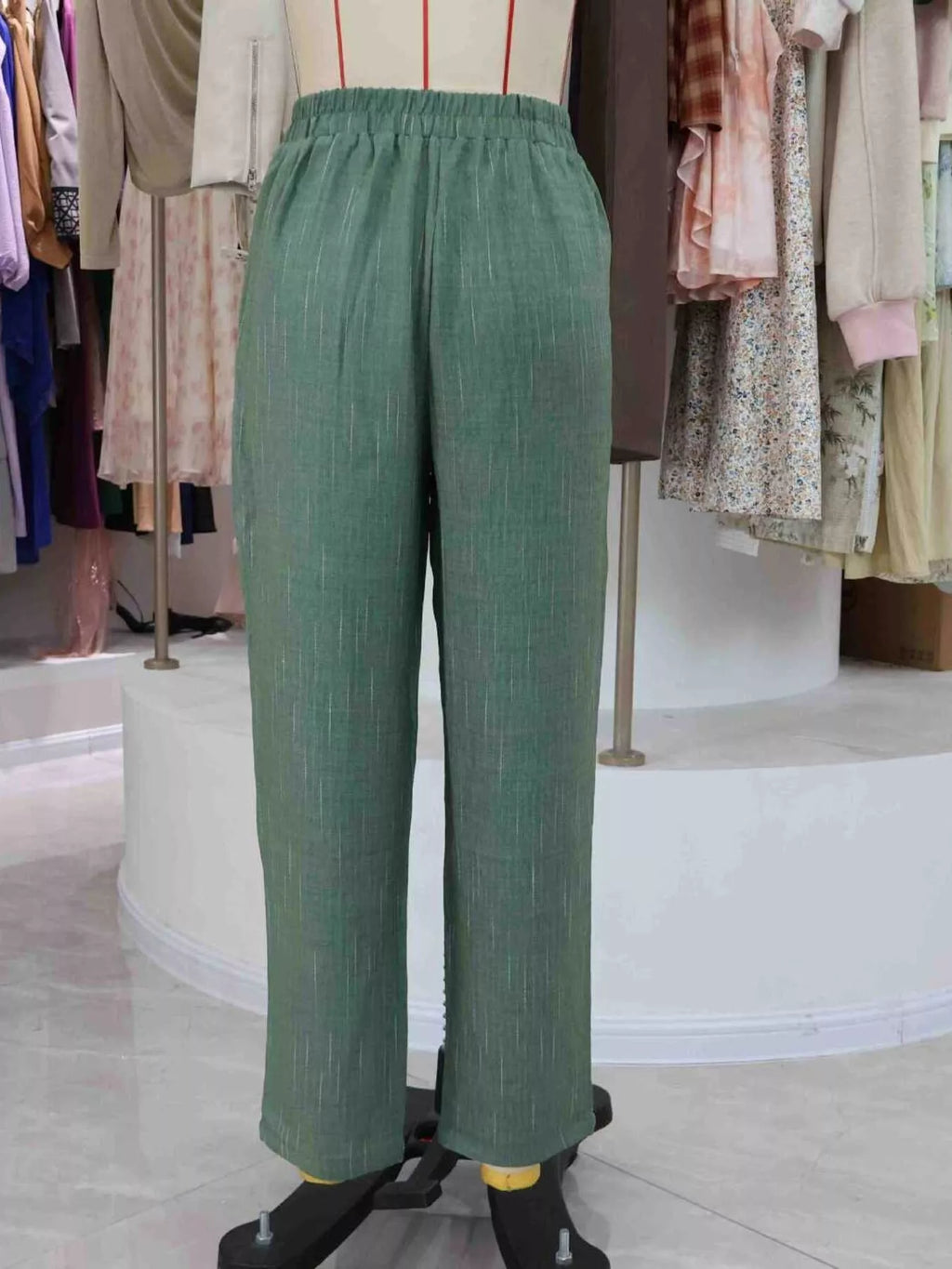 Loose Fit Cropped Pants (12)