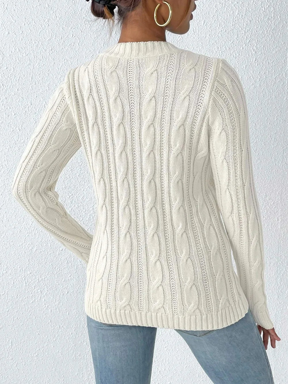 Cable-knit Heart Round Neck Long Sleeve Sweater (8)