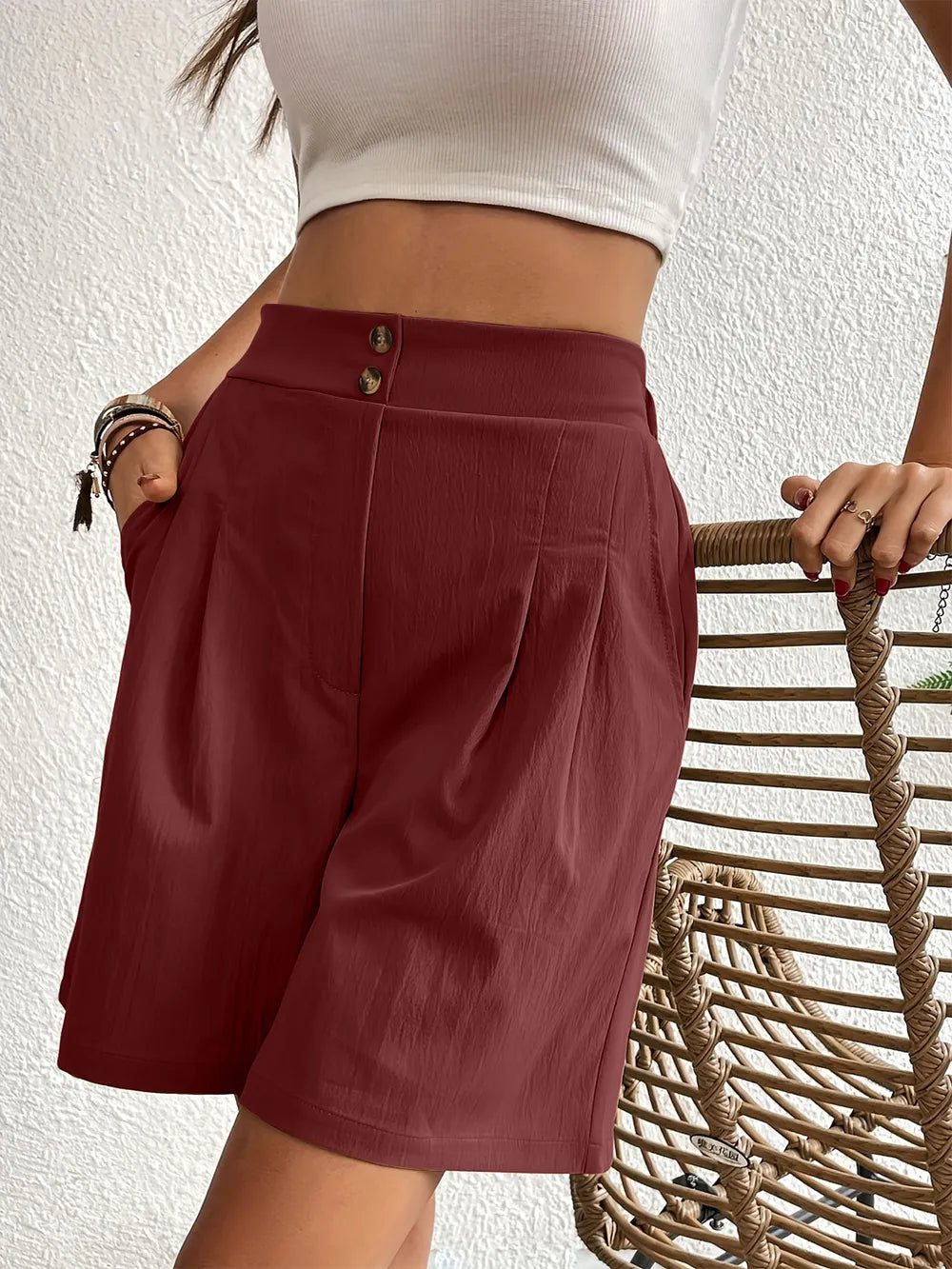 Pocketed Half Elastic Waist Shorts (4)