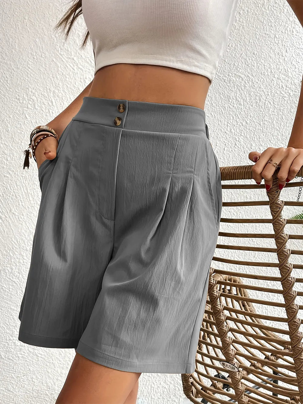Pocketed Half Elastic Waist Shorts (25)