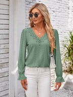 Applique V-neck Flounce Sleeve T-shirt (23)
