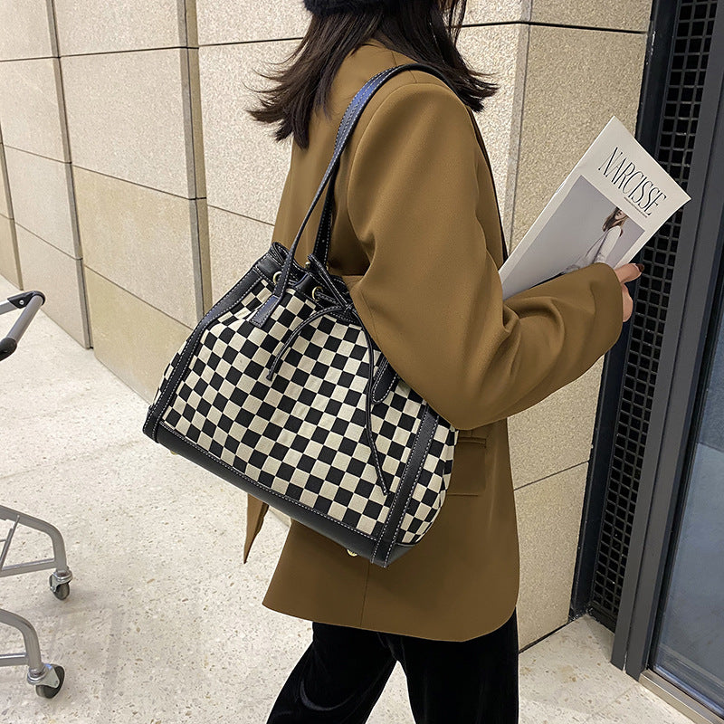 Contrast Tote Bag Checkerboard photo 4