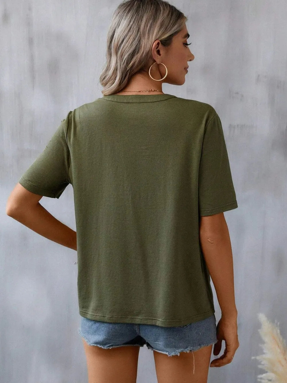 Embroidered Notched Short Sleeve T-shirt (7)