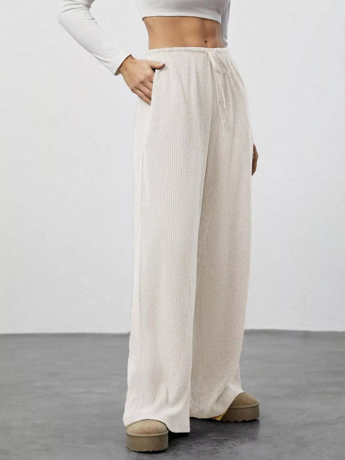 Relaxed Fit Drawstring Pants (16)