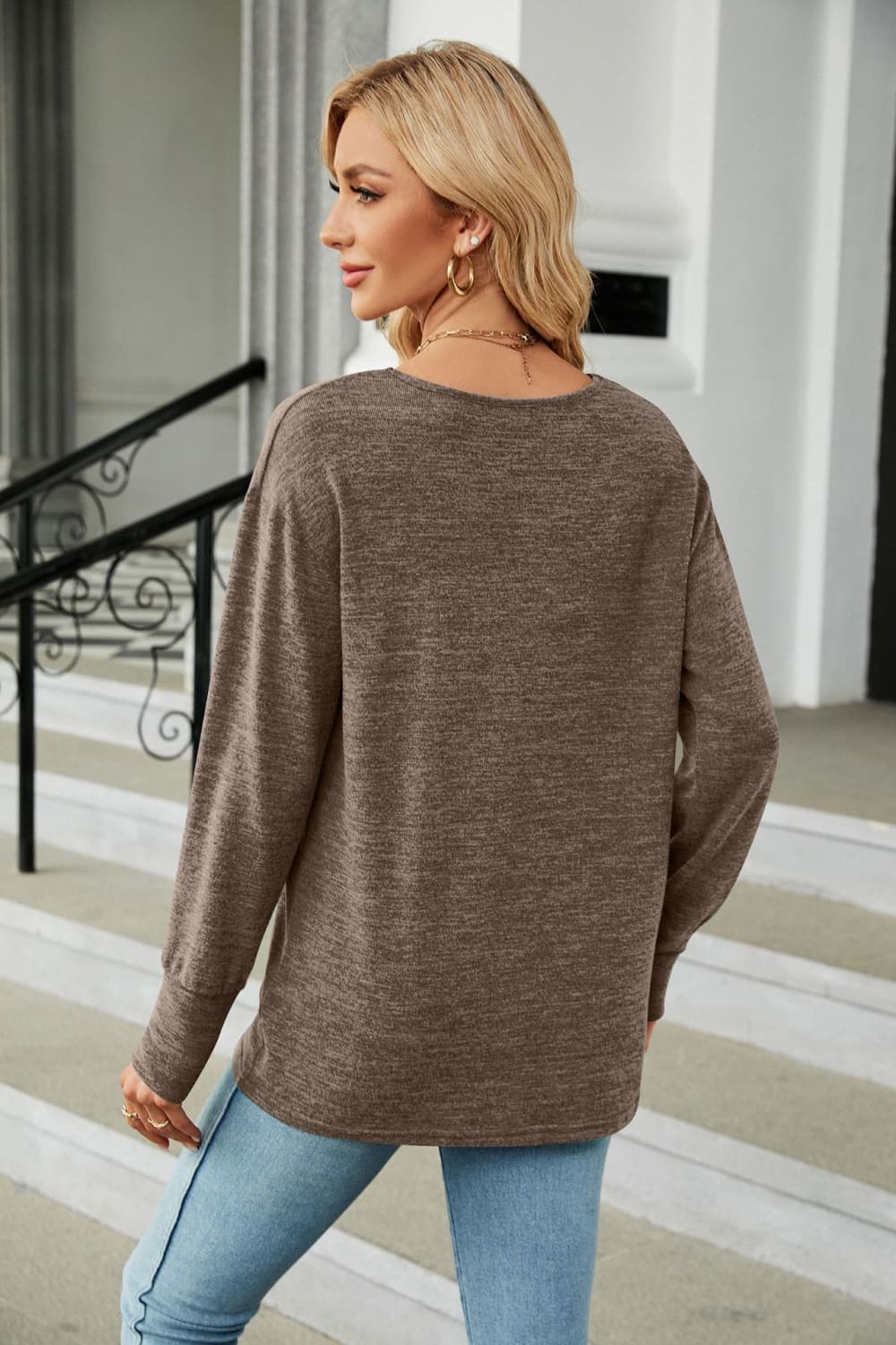 V-neck Long Sleeve T-shirt (12)