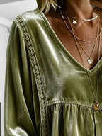 Full Size Velvet Lace Detail V-neck Blouse Plus (14)