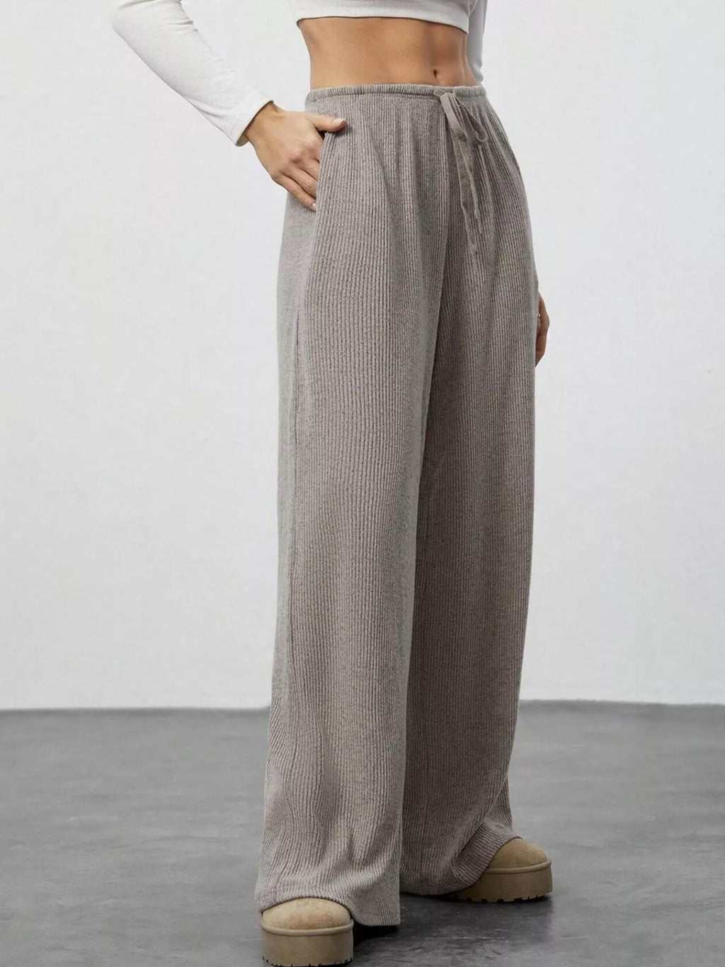 Relaxed Fit Drawstring Pants (5)
