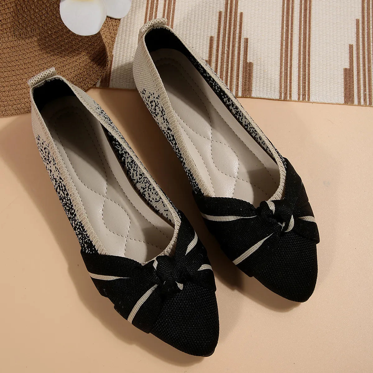 Contrast Point Toe Flats Slip-ons (8)