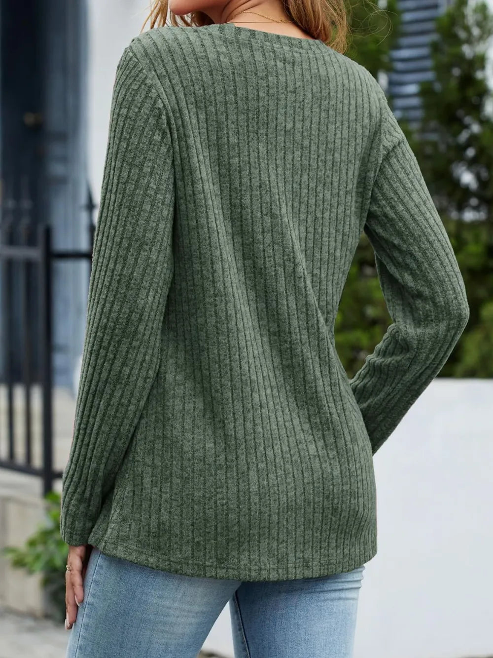 V-neck Long Sleeve T-shirt (26)
