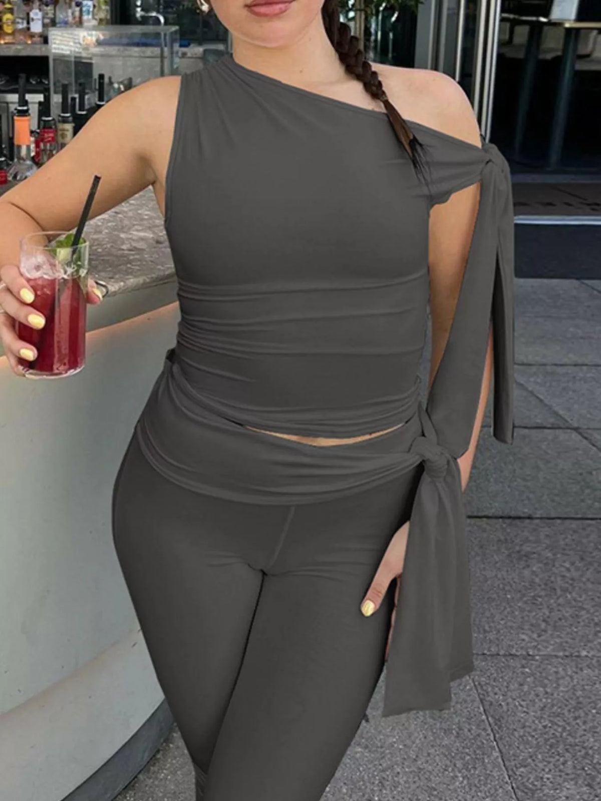 Asymmetrical One-shoulder Top Capris Set (3)
