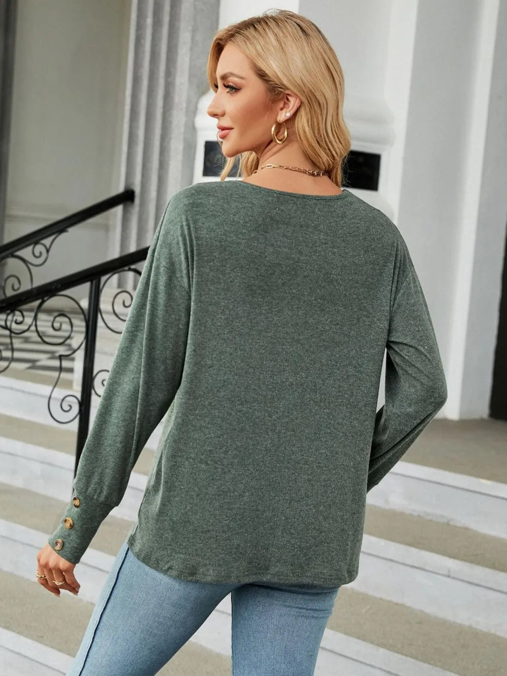 V-neck Long Sleeve T-shirt (7)
