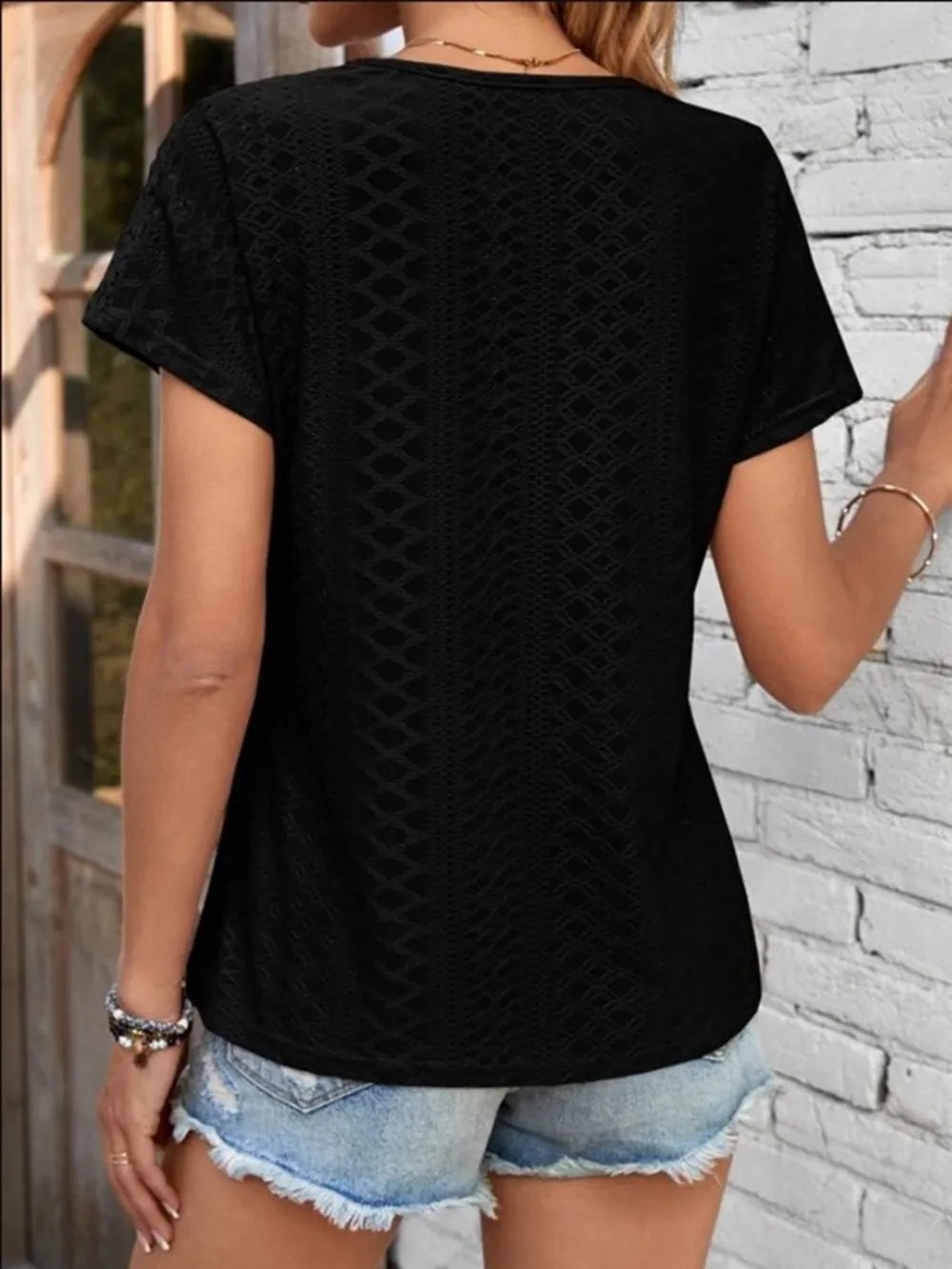 Eyelet V-neck Short Sleeve T-shirt (2)