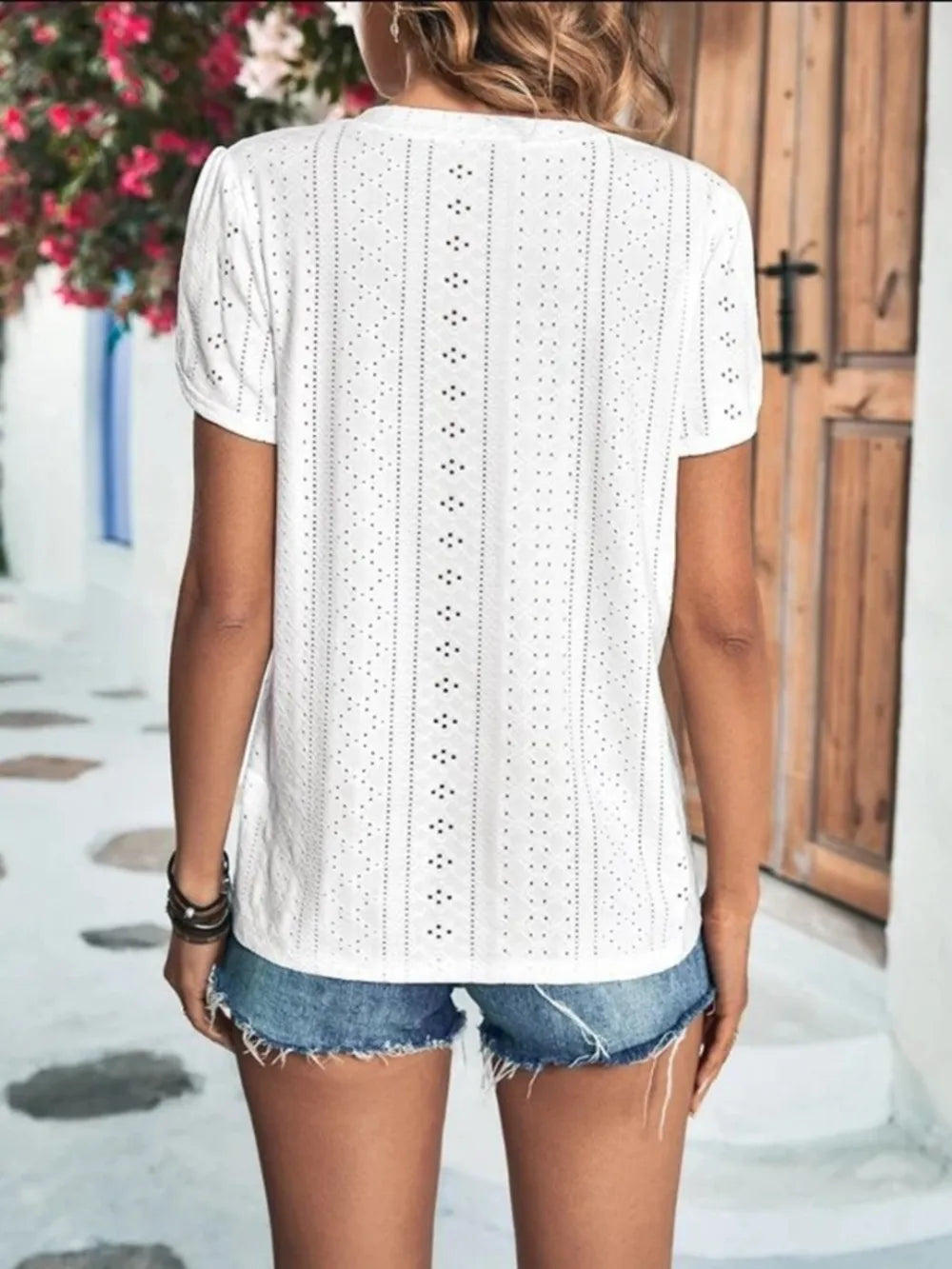 Eyelet V-neck Petal Sleeve T-shirt (7)