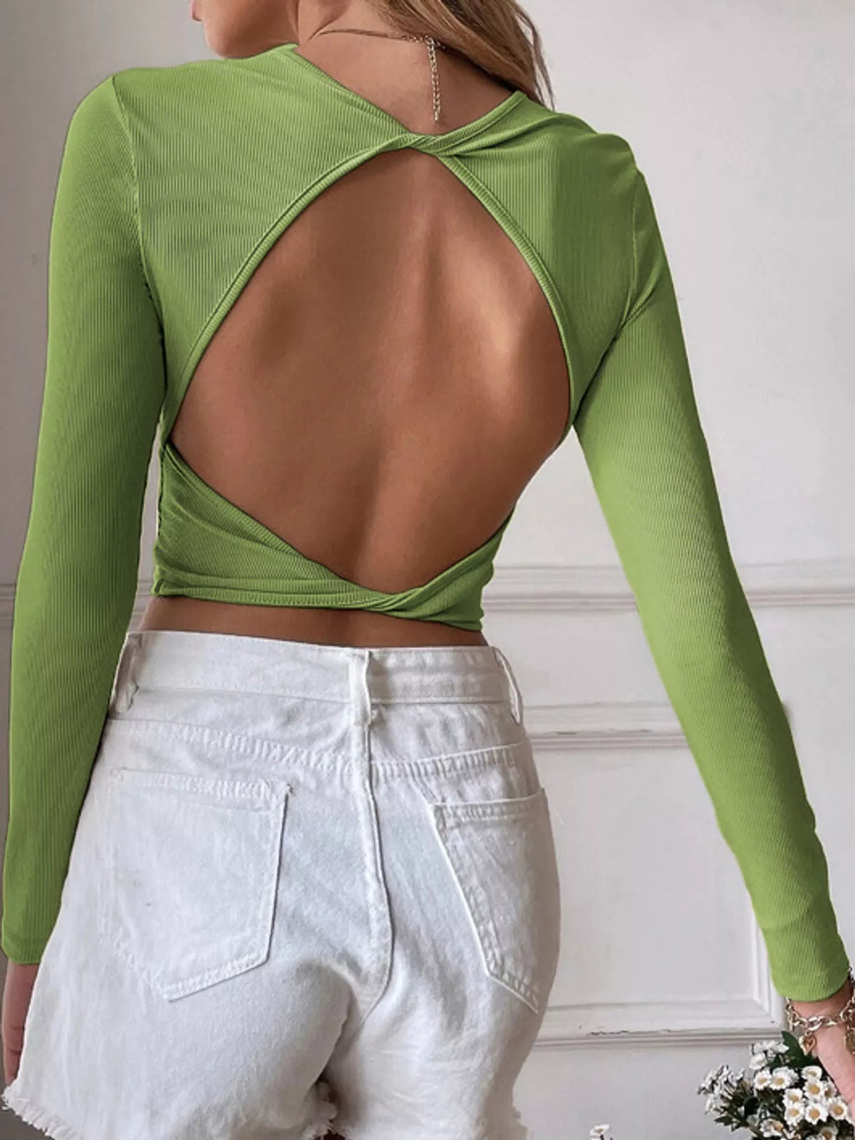 Cutout Back Long Sleeve Crop T-shirt (10)