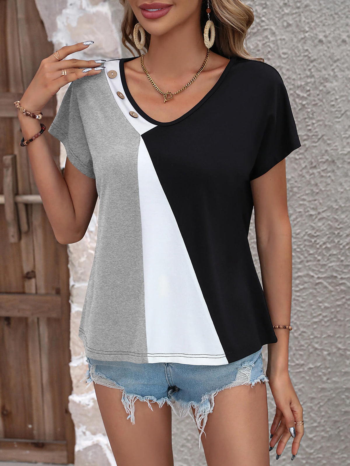 Block Decorative Button V-neck Tee (4)