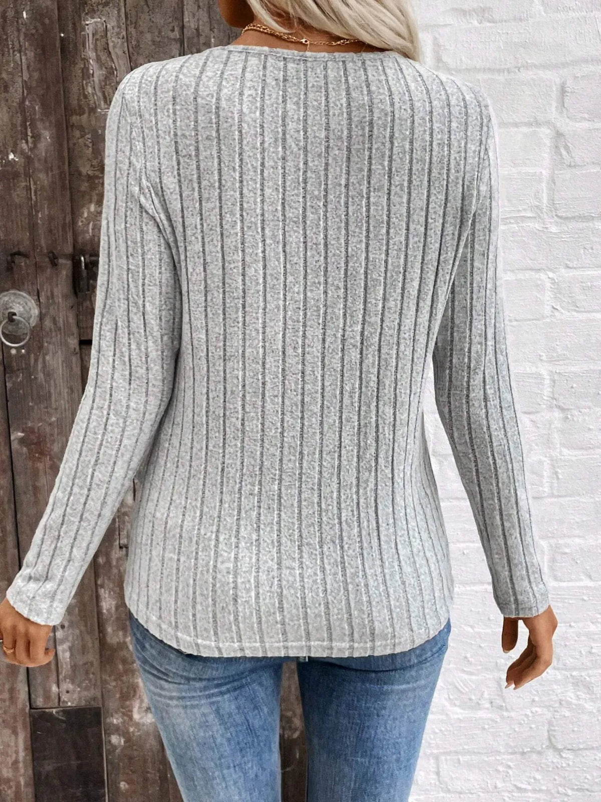 Ribbed V-neck Long Sleeve Knit T-shirt (5)