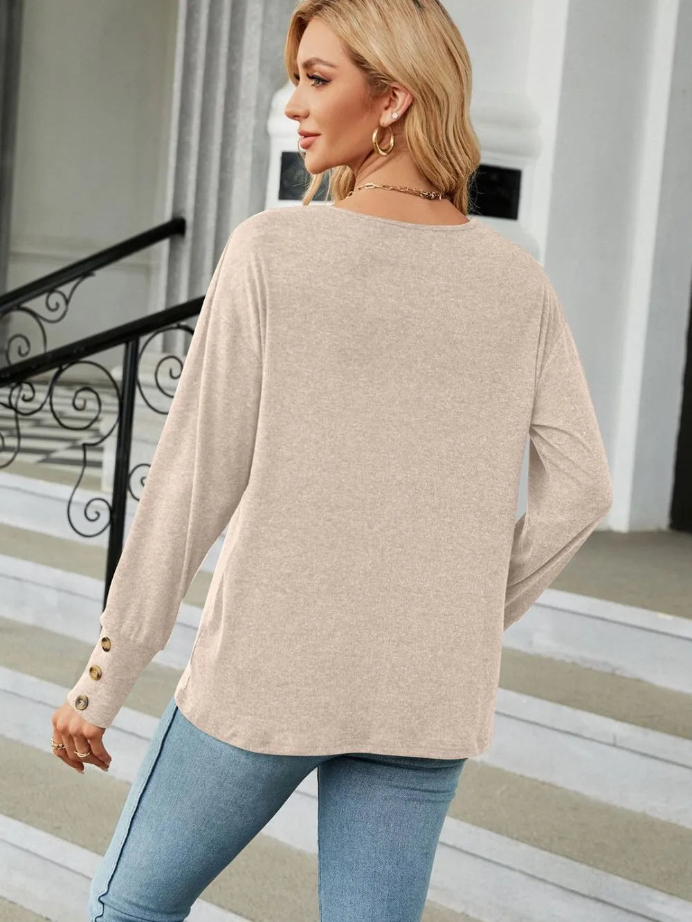 V-neck Long Sleeve T-shirt (9)