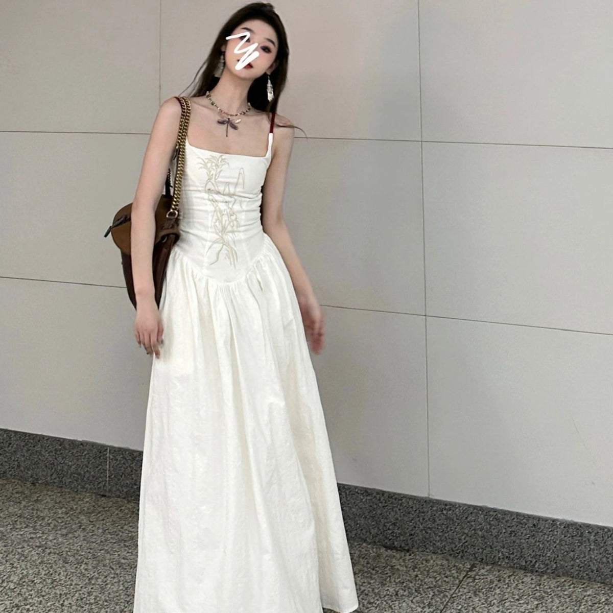 Strap Dress Waist-cinching Figure-flattering photo 2