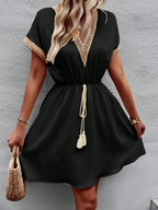 Contrast Trim V-neck Short Sleeve Mini Dress (22)