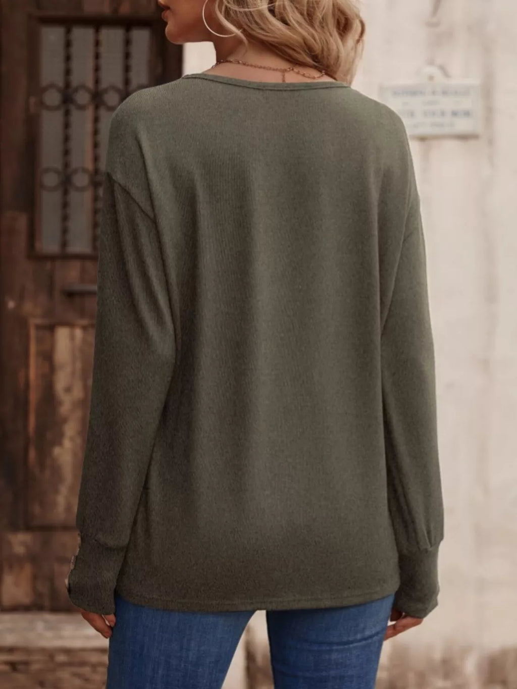 V-neck Long Sleeve T-shirt (19)