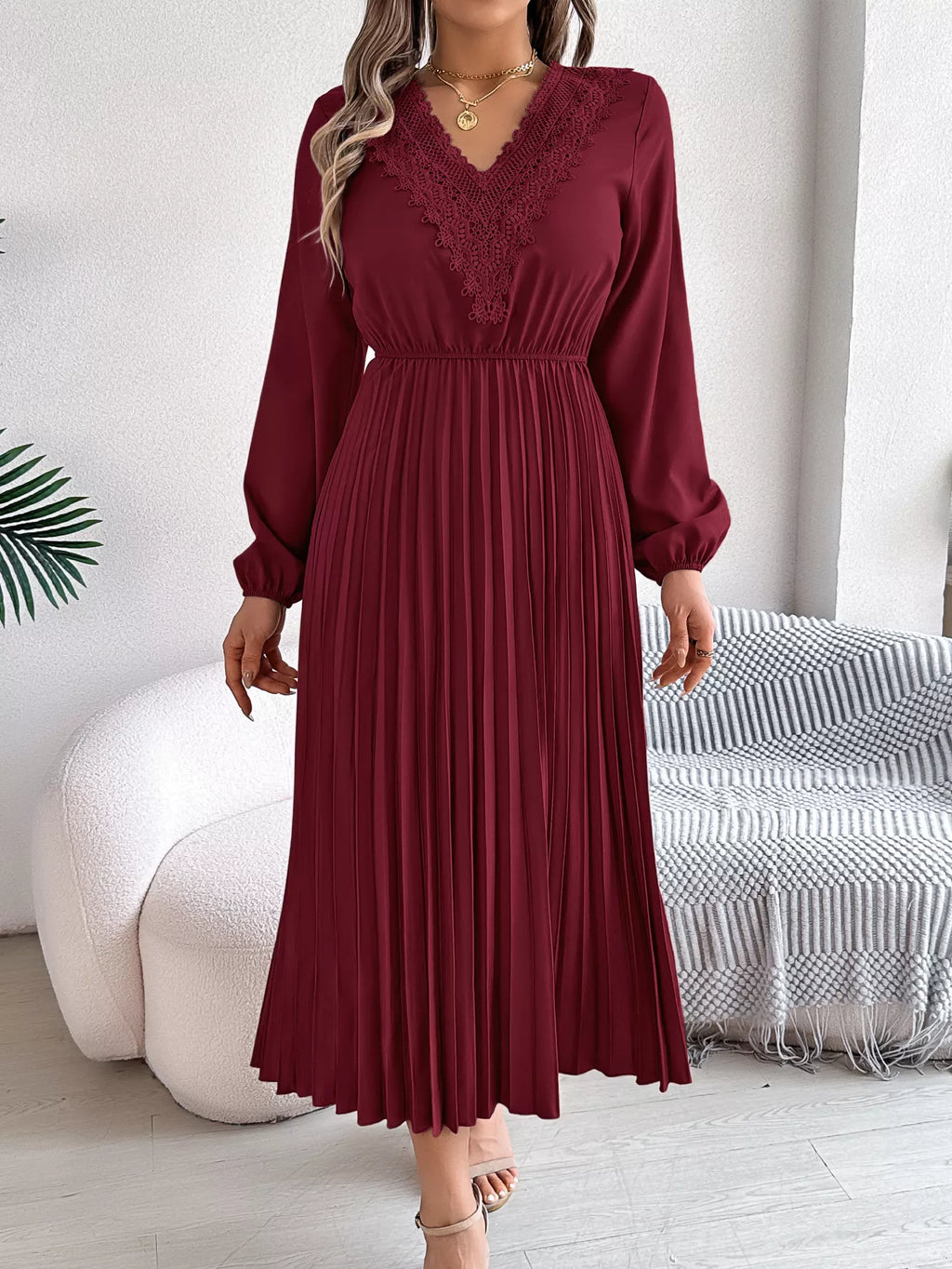 Lace Detail V-neck Pleated Dress (26)